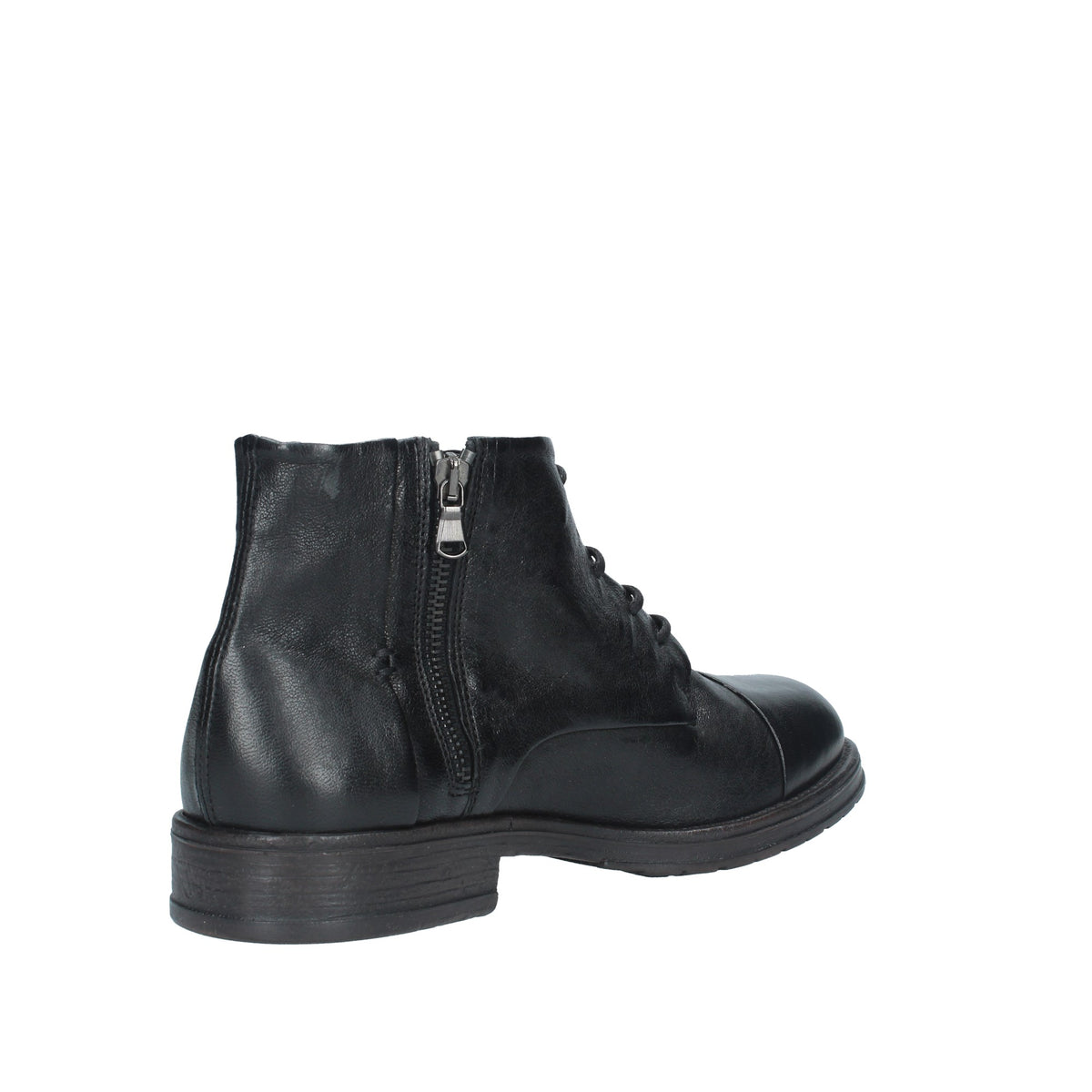 stivaletto allacciato