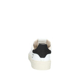 LEVANTE CALF WHITE-BLACKSneakers bassa in pelle colore bianco.